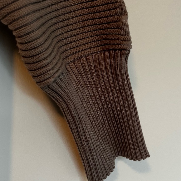 Cyrus Brown Pattern long neck sweater - Picture 5 of 7